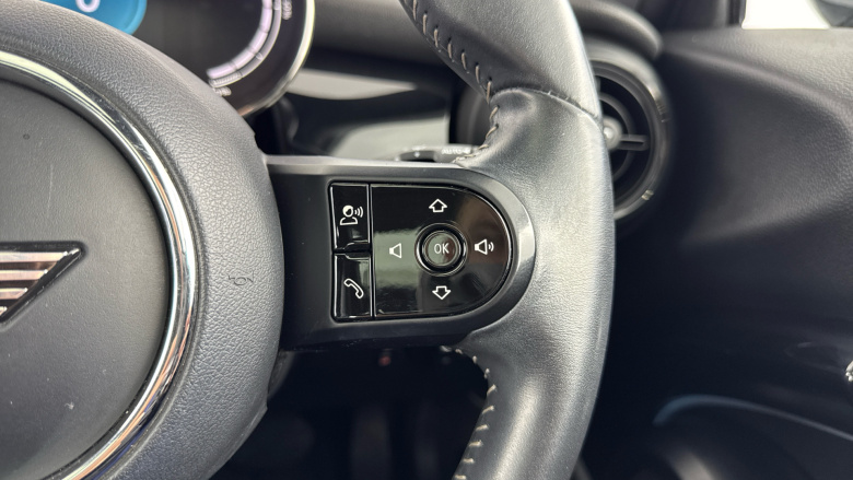 MINI Hatchback 135kW Cooper S Shadow Edition 33kWh 3dr Auto Electric Hatchback